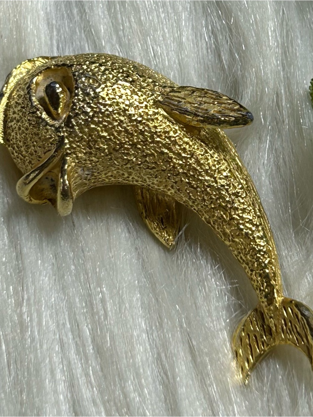 Vintage Dolphin textured gold tone brooch